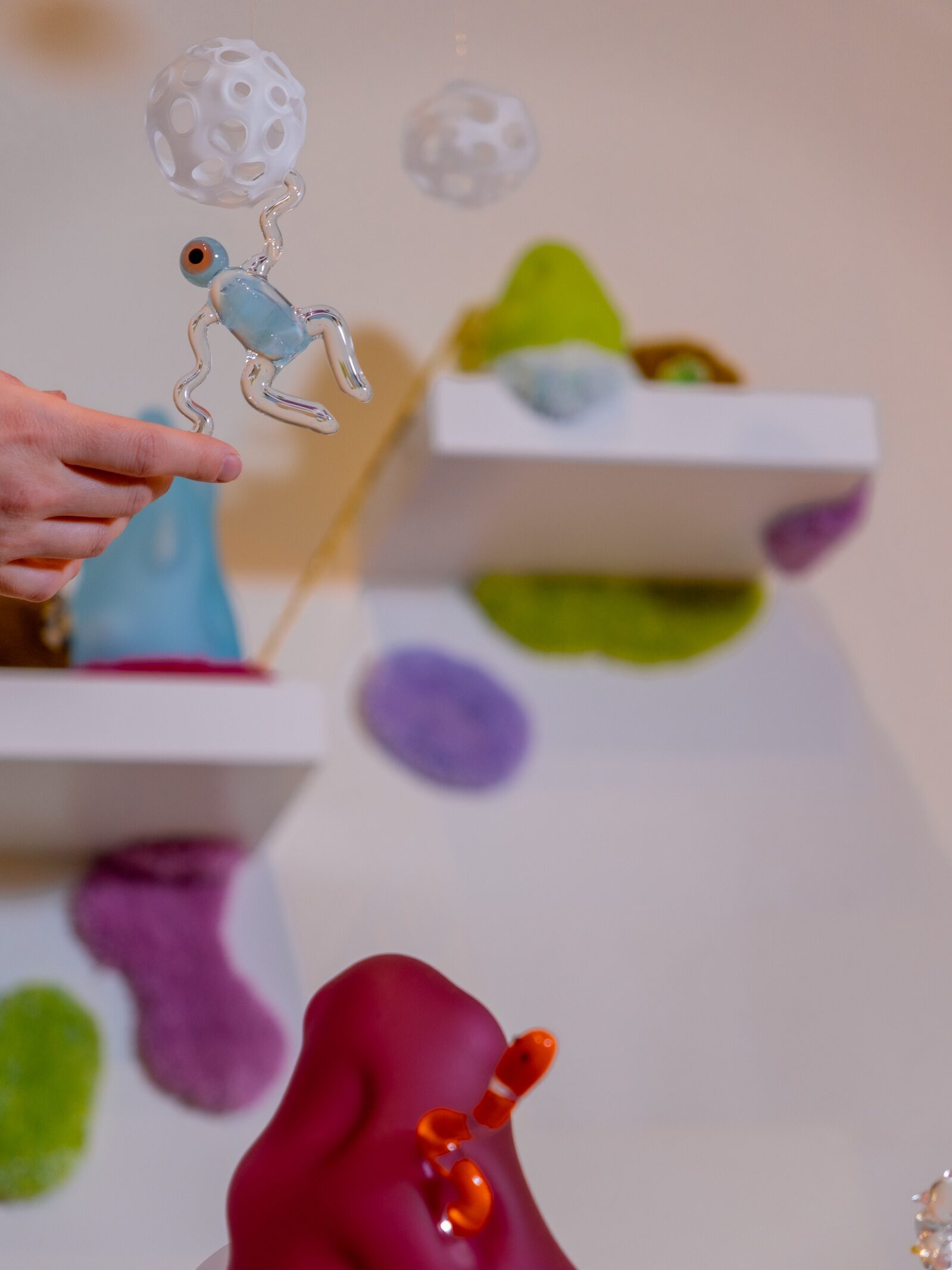 OMG, c'est crazy, monde miniature en verre, vue d'ensemble